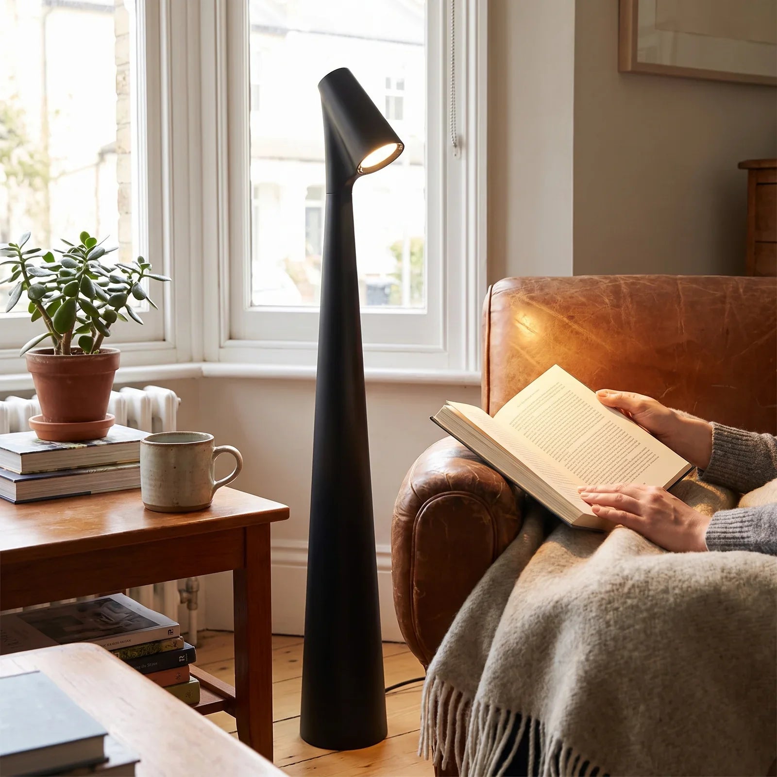 Glowora Rechargeable LED Table Lamp