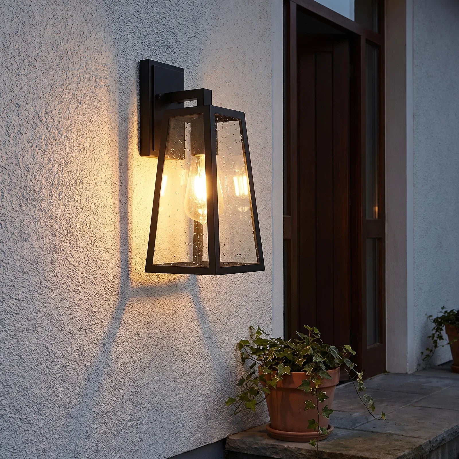 Verona Outdoor Wall Lamp