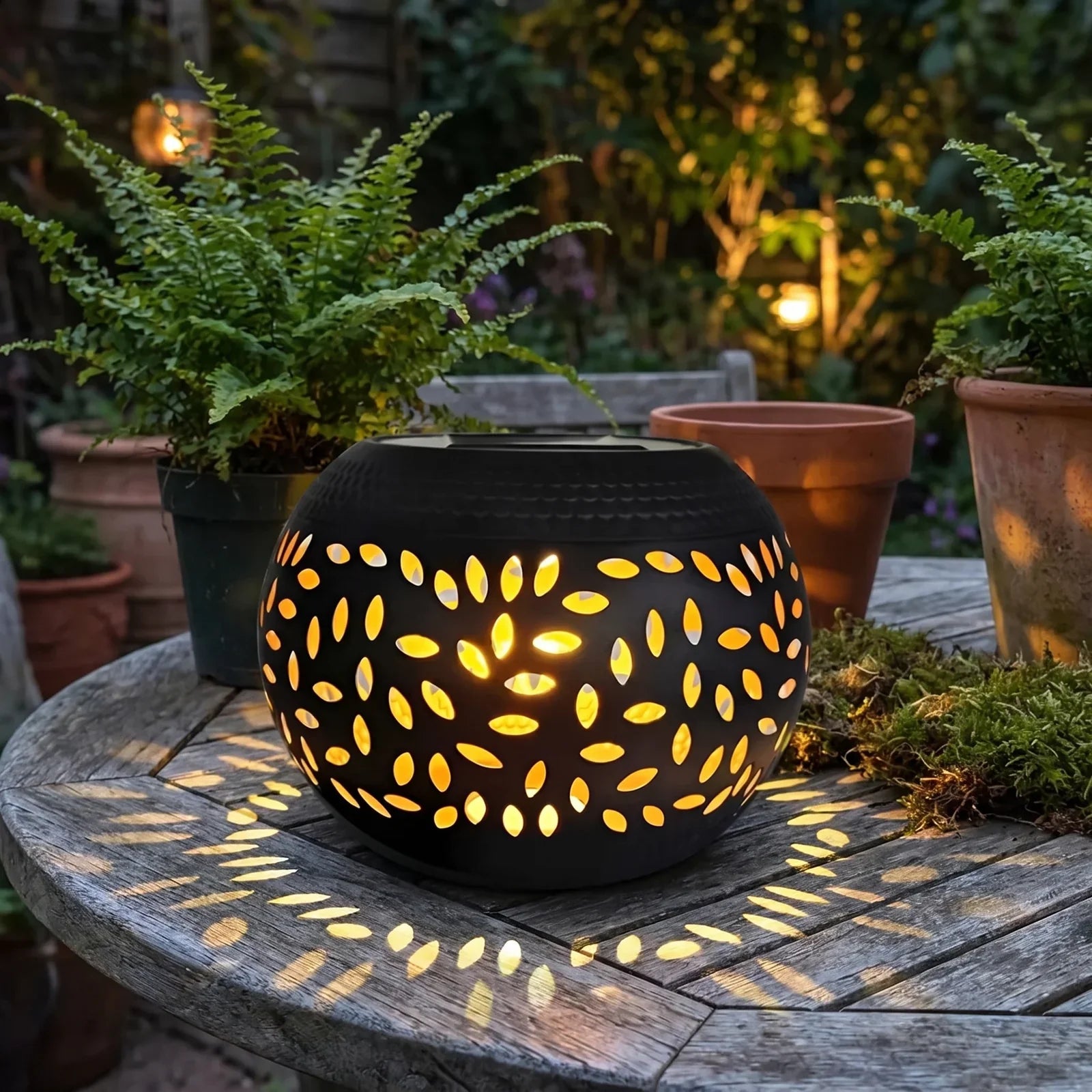 Lumopattern Solar Garden Light