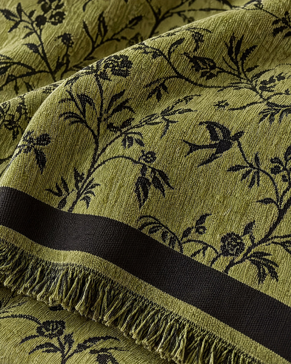 Olive Green: Close-up of the fabric of the Ormel Elegant Chenille Sofa Cover